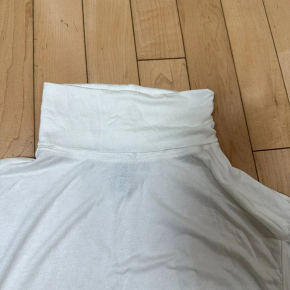 H&M DIvided WHite Base Layer Thin Turtle Neck - small - Picture 4 of 6